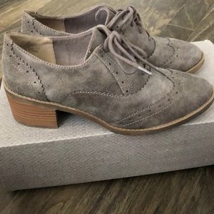 Heeled oxfords